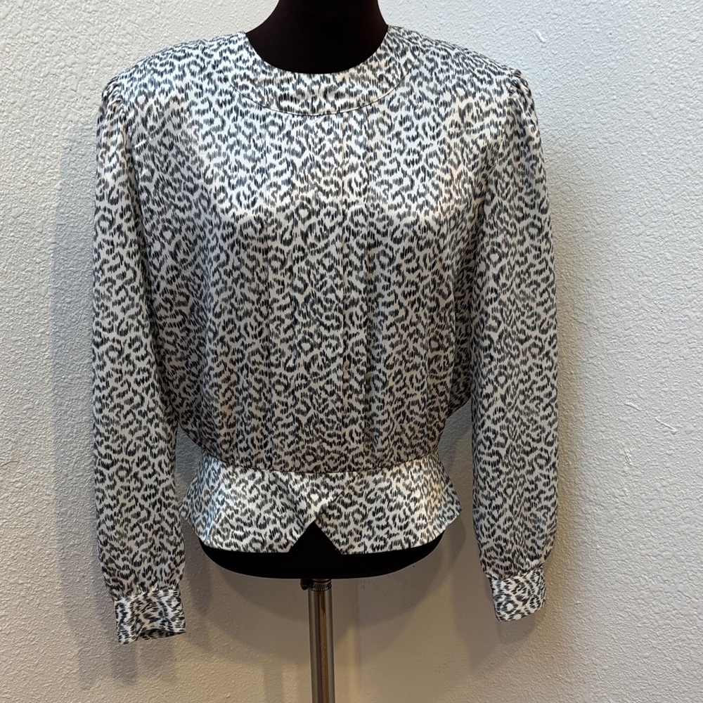 Vintage 1980/1990’s Lloyd Williams long sleeve white and black blouse. Size 12.